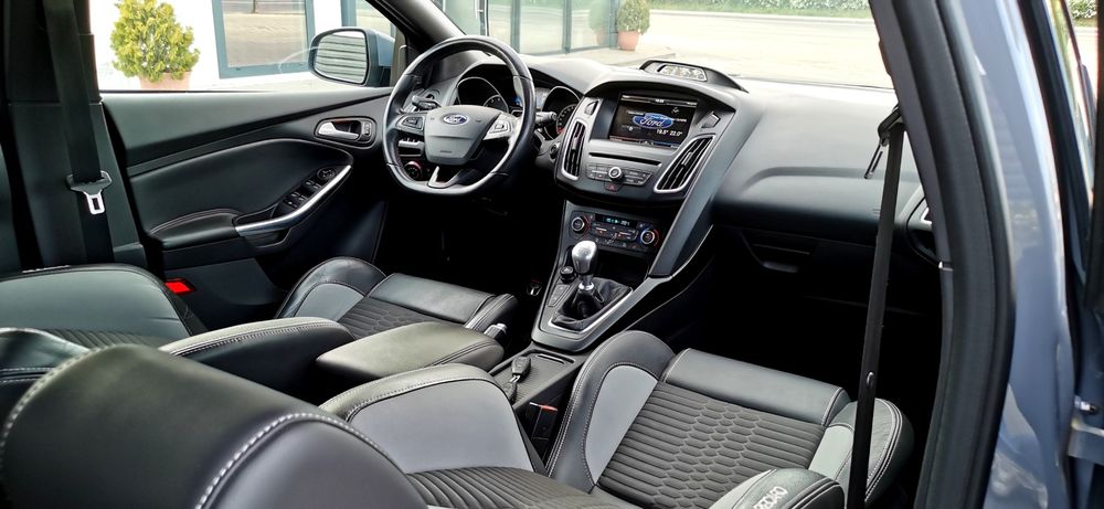 Ford Focus ST - An 2016 - Benzină 2.0--cp 250