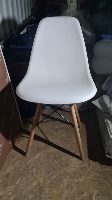 Продается стул пластиковый