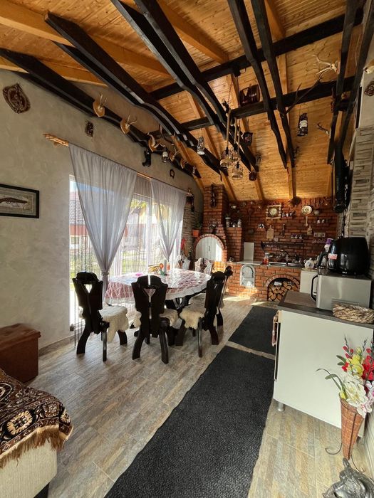 Casă de închiriat