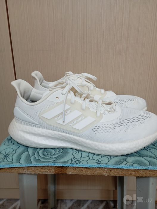 Продам кроссовки "adidas"