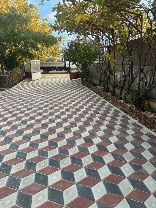 Vand si montez pavele 60 lei metru patrat 3de mai multe modele de pave