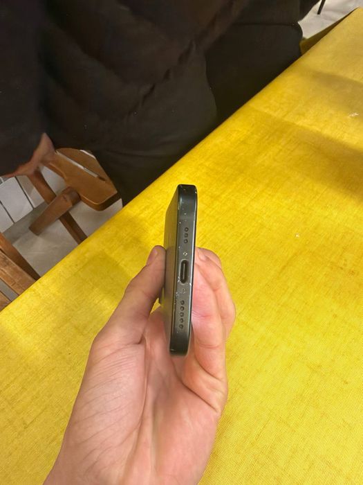 Продам Iphone 15