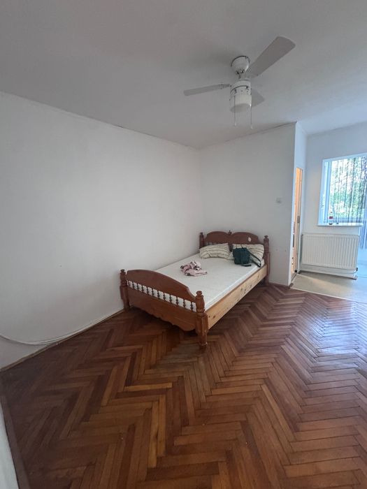 Închiriez apartament cu o cameră