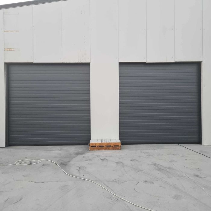 Usi de garaj rezidentiale sau industriale