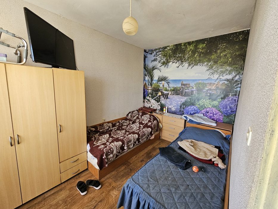 Двуетажна къща в с. Победа