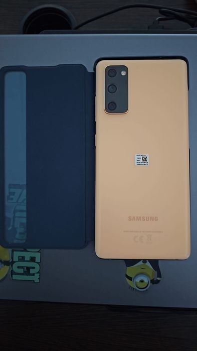 Vând telefon Samsung Galaxy S20 FE 4G, 128 GB, în stare foarte bună, complet funcțional.