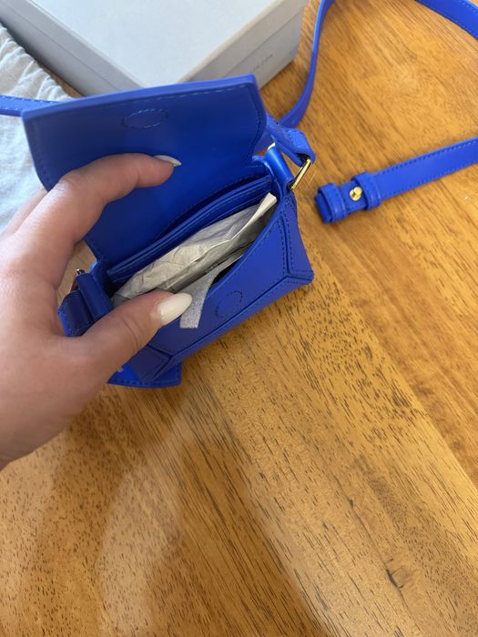 Сумочка от CHARLES keitn