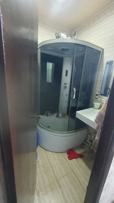 Продаётся 2/2/4 ТТЗ-2 Среднее состояние 52м2 Торец Ор-р Кафе Ульяна