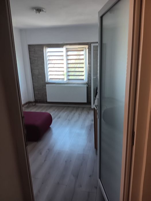 Inchiriez garsoniera