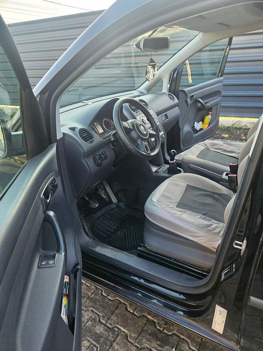 volkswagen caddy 2011