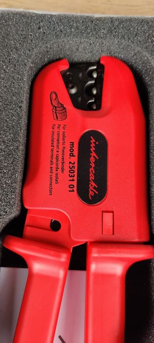 Intercable Clește de sertizare 1.5²-2.5²; 4²-6²; 10²  pentru conectori