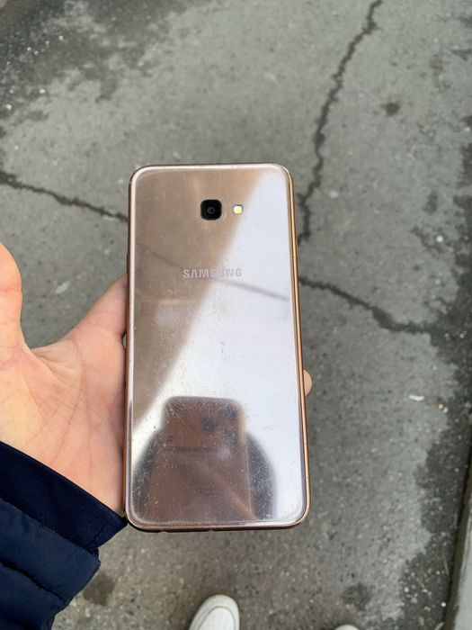 Продам samsung J4+