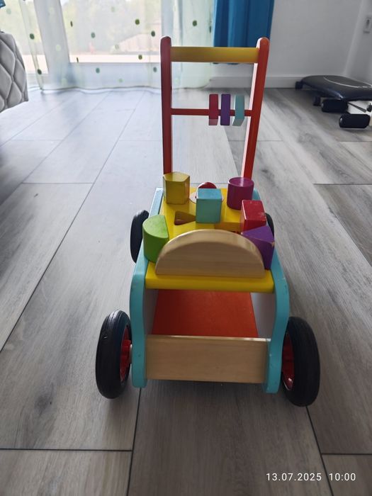 Antepremergator din lemn cu activități pentru copii