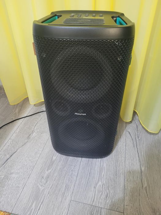 Преносима тонколона Hisense Party Rocker One plus с два микрофона