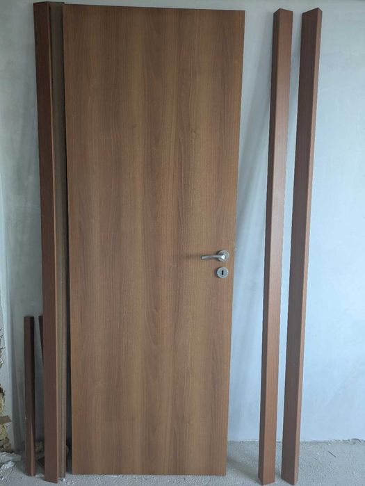 6 бр. интериорни врати - пълен комплект с каси, первази, дръжки
