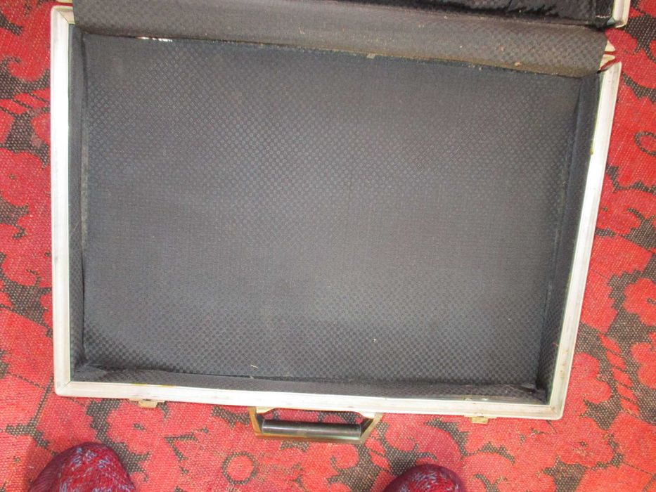 Дипломатически куфарчета кожени черни