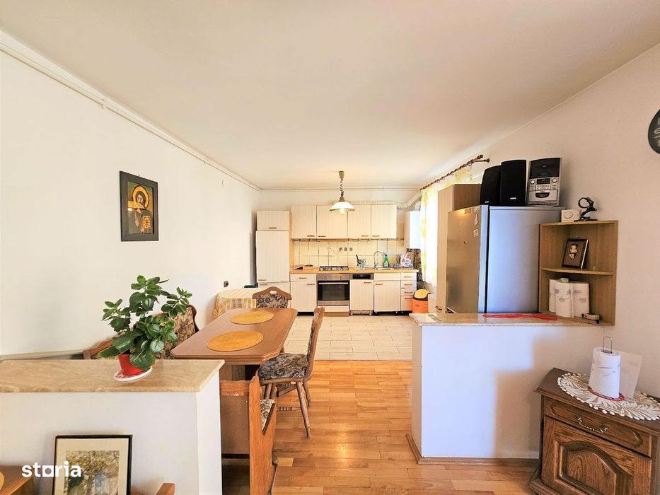Apartament 7 camere, 200 mp, 3 niveluri, parcare- Borhanci