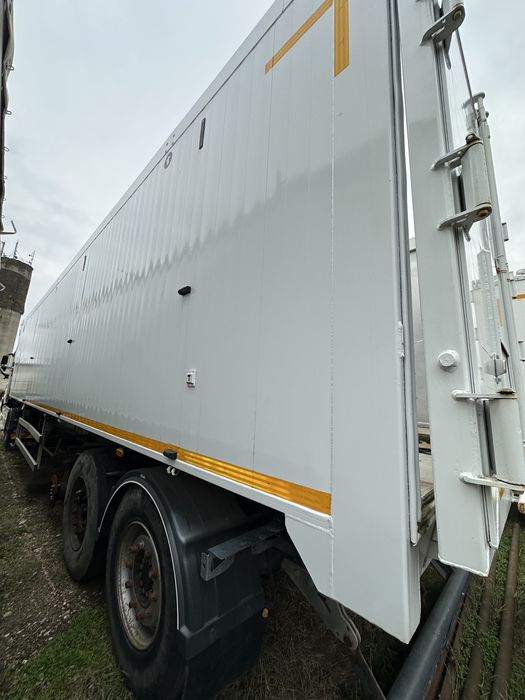 Remorca MEGA bine intretinuta 55m3