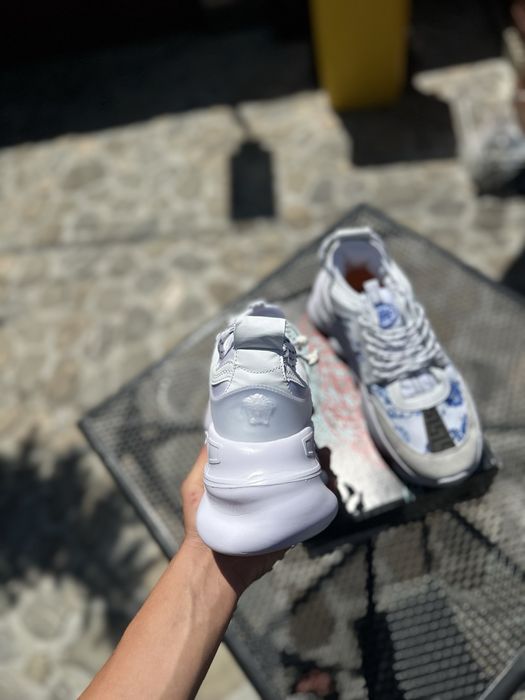 versace chain reaction