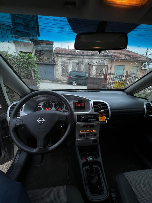 Opel Zafira 2.0 DTI 2005г.