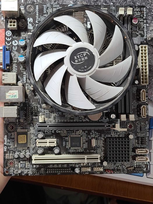 Plata, DDR3 h61  Материнские платы H61