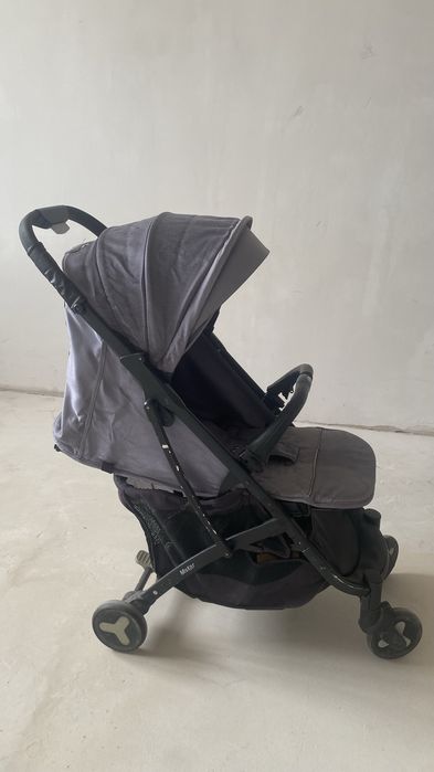 Продам стильную прогулочную коляску Mstar