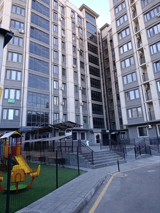 Сдаётся 1/2/11,30м2,Буз базар! Метро Буюк Ипак Йули!