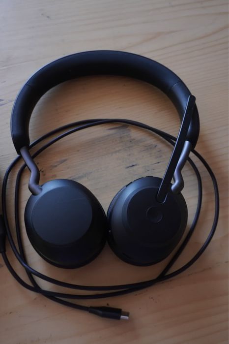 Професионални безжични слушалки Jabra Evolve2 65 – Като нови!