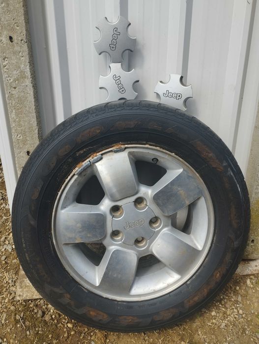 Гуми с джанти 245/75R16 за Jeep Grand cherokee