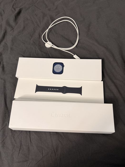 Apple Watch Series 8, 41 мм.