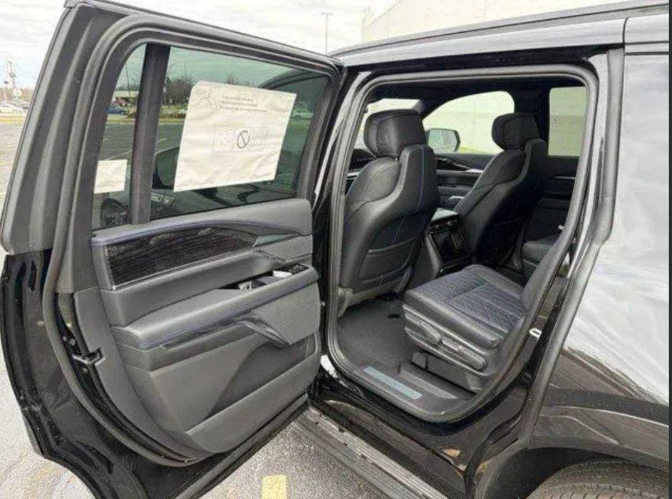 Mix Motors Cadillac Escalade IQL Sport 2026