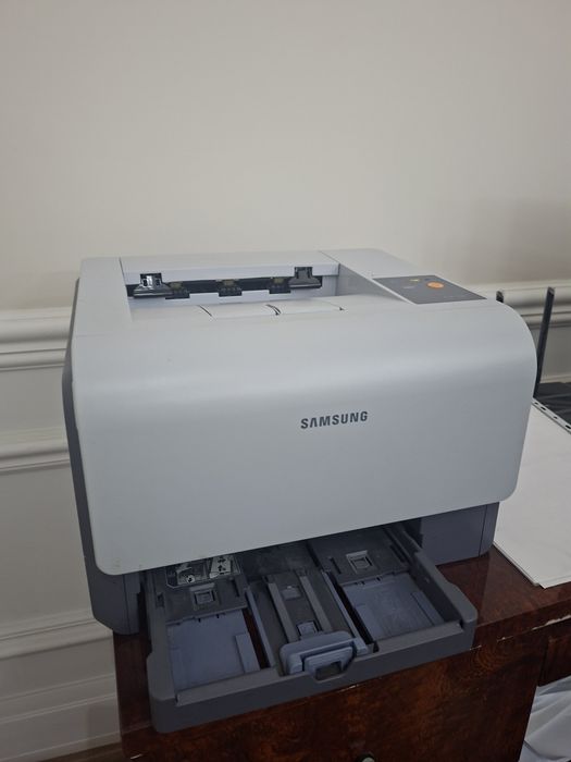 Цветной принтер Samsung