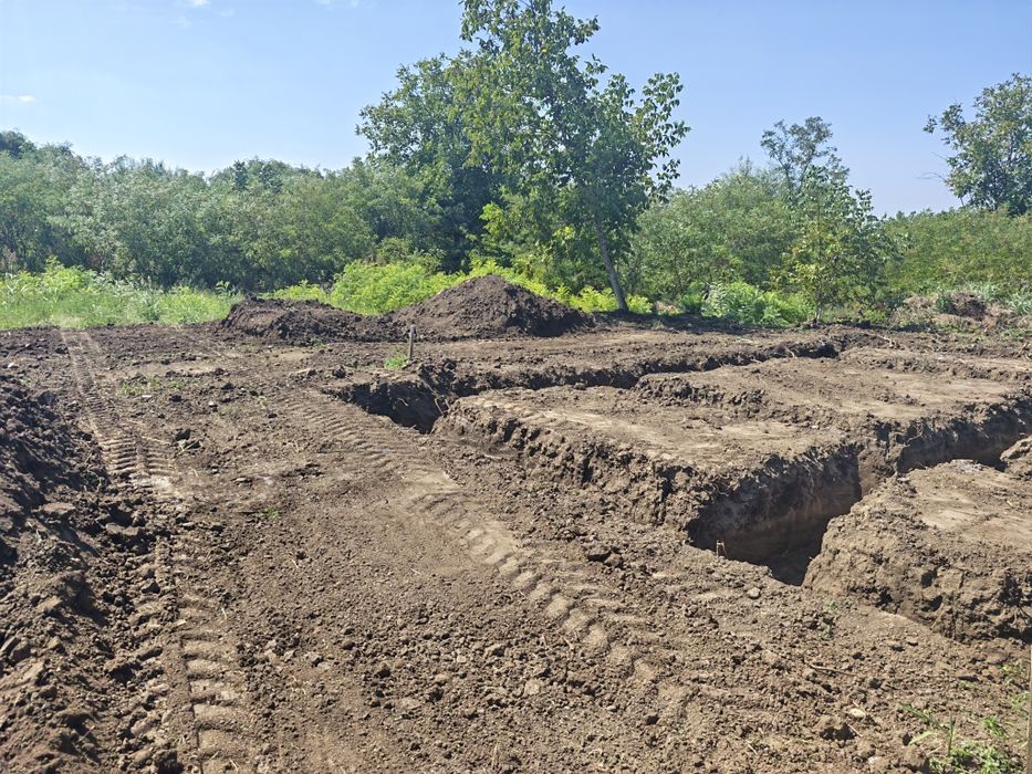 Miniexcavator de închiriat!
