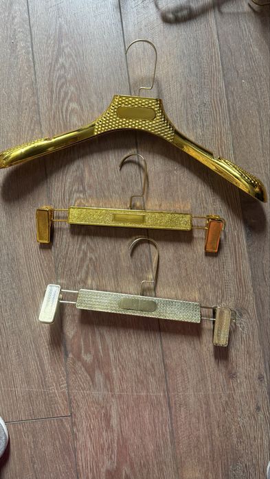 Продам плечики для одежды за 10 шт