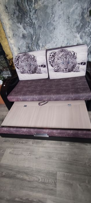 Продам диван недорого