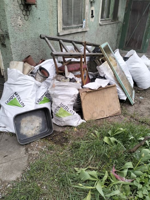 Debarasari moloz mobilă