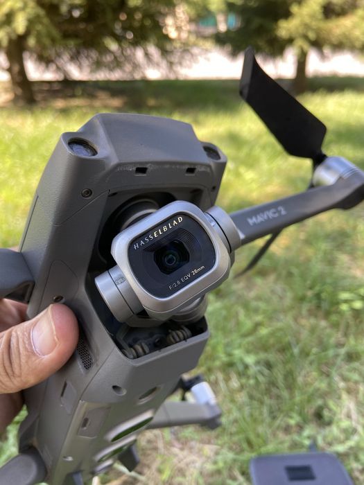 DJI Mavic 2 Pro (Fly More Combo)