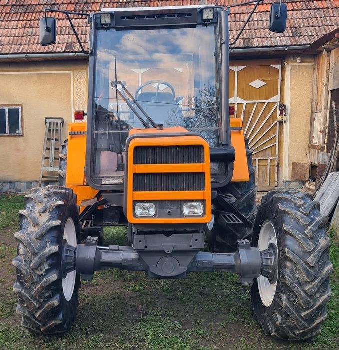Vand tractor Renault 4x4