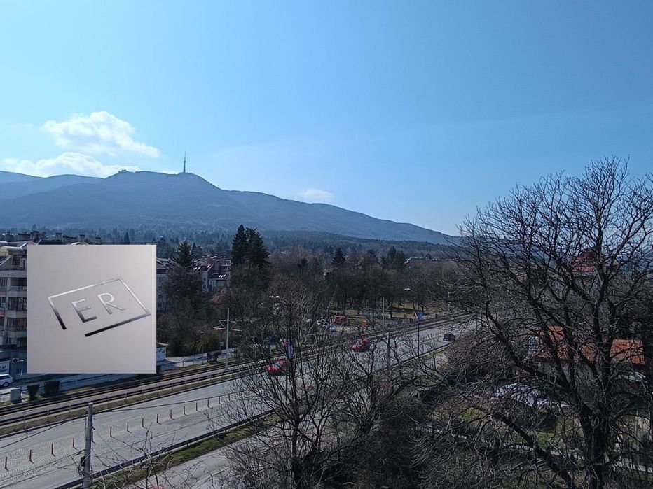 Продавам тристаен апартамент в кв. Карпузица