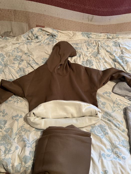 Продается две пары теплых спортивок