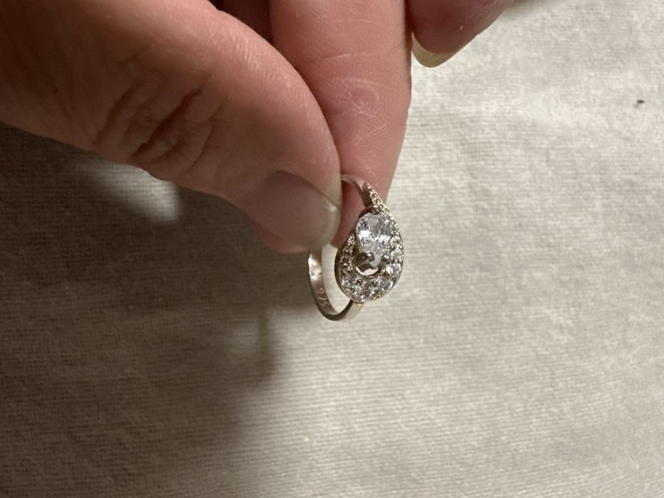 Серебряное кольцо с фианитами