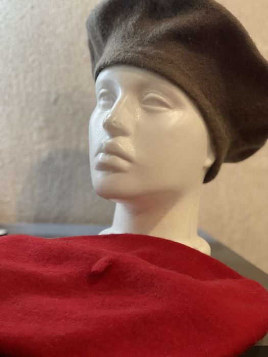 Шапки , палантины , платки ,