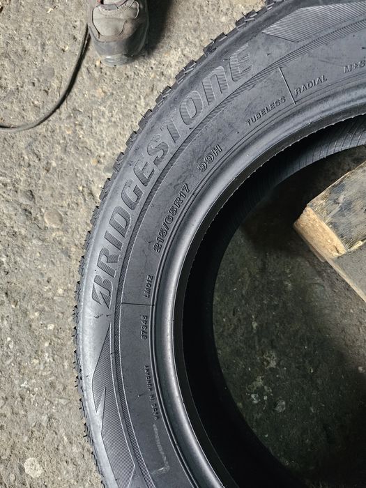2 anvelope iarna 215 65 17 Bridgestone