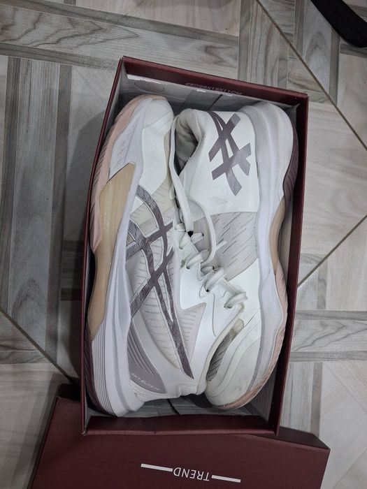 Воллейбольные кроссовки Asics Sky Elite FF