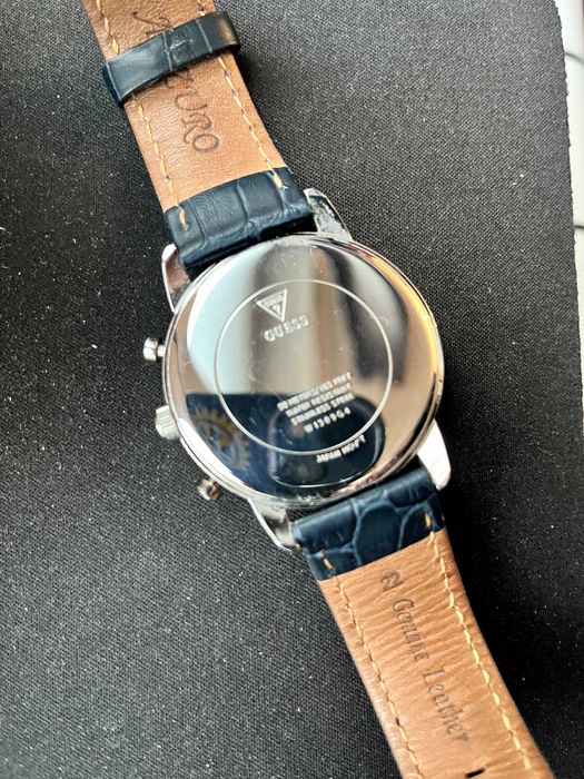 GUESS модерен часовник с механисъм Seiko 5 atm - КАТО НОВ!