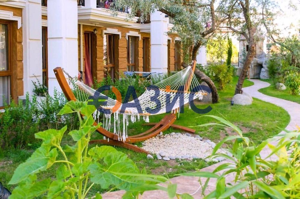 Продава се Двустаен апартамент в к.к. Слънчев бряг - 48 кв.м за 1928 €/кв.м - Снимка #12