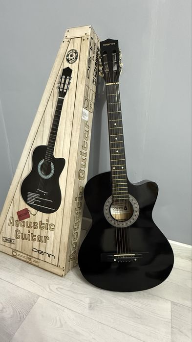 Продаётся акустическая гитара