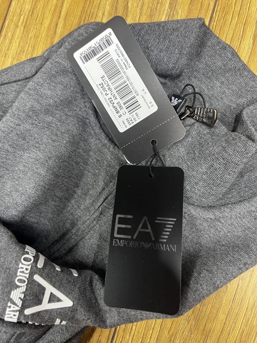 Мъжки екип нов сив