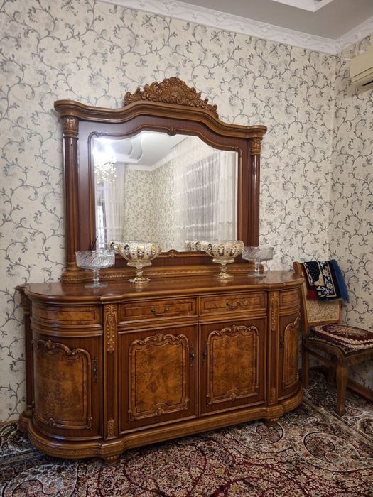 Срочно продаются китайская мебель в отличном состоянии: