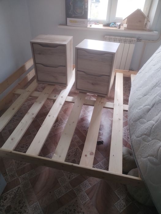 Двух спальная кровать.
